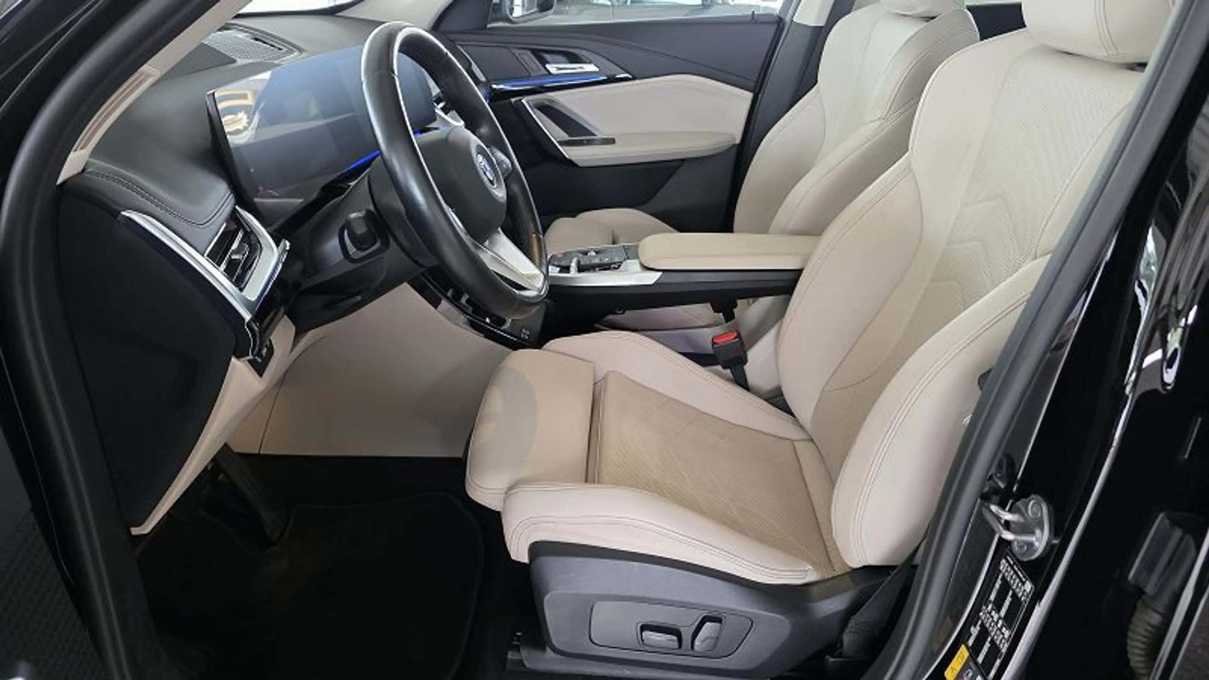 BMW iX1 xLine*Pano*Inno*HuD*Kam+Park*SH*Spu 93,5% — photo 9