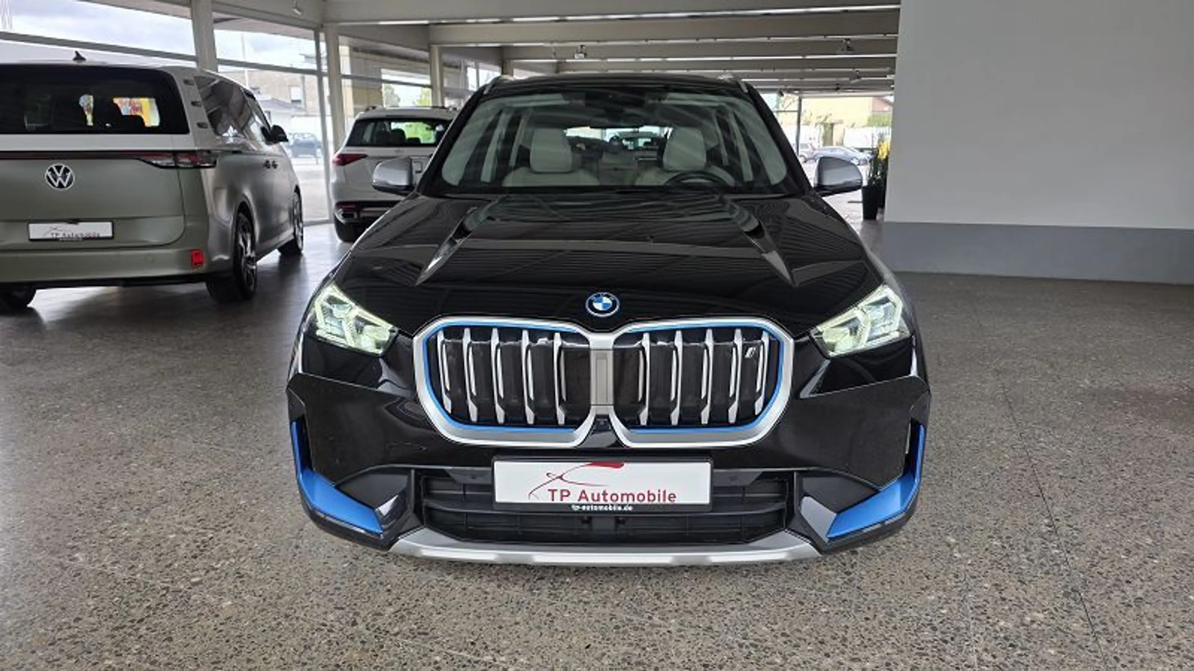 BMW iX1 xLine*Pano*Inno*HuD*Kam+Park*SH*Spu 93,5% — photo 2