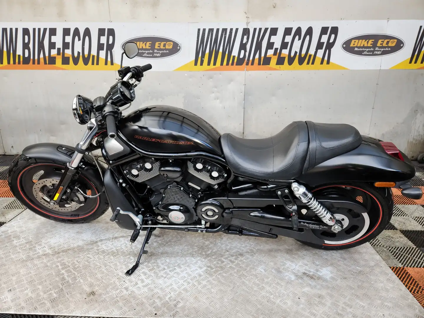 Harley-Davidson V-Rod Fekete - 2