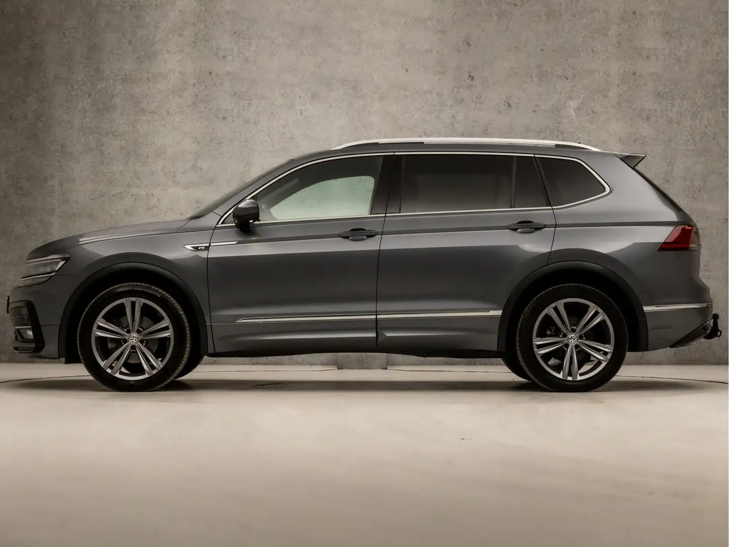 Volkswagen Tiguan Allspace 1.5 TSI Highline R Line 7 Persoons 150Pk Automaat Grijs - 2