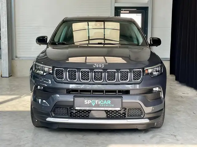 Jeep Compass view 5