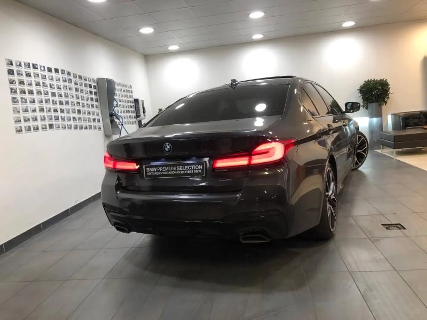 BMW 545 545eA xDrive 394ch M Sport Steptronic Grau - 2