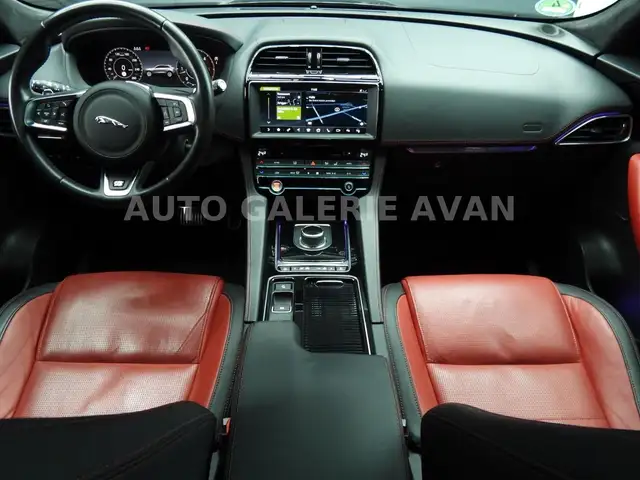 Jaguar F-Pace view 15