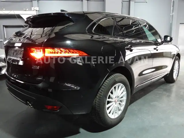 Jaguar F-Pace view 4