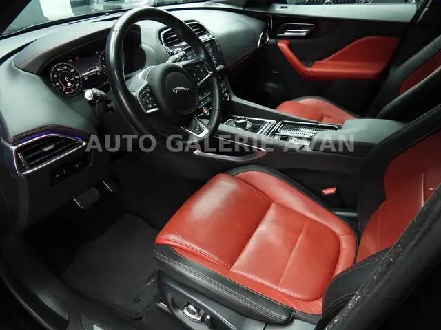 Jaguar F-Pace view 12