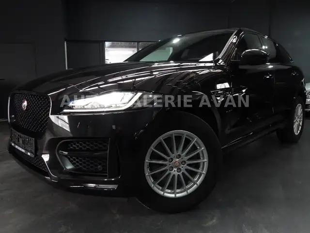 Jaguar F-Pace view 8