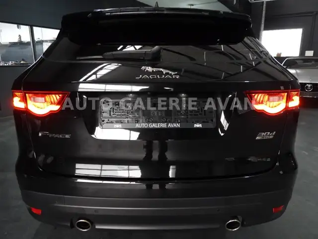Jaguar F-Pace view 5