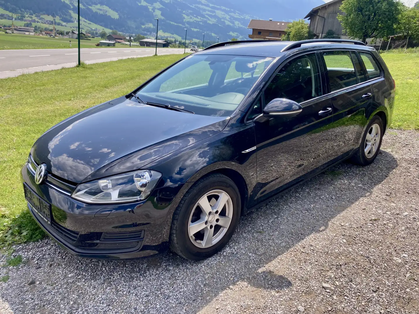 Volkswagen Golf Variant Comfortline BMT 1,6 TDI Comfortline mit Anhängekupplung Schwarz - 1