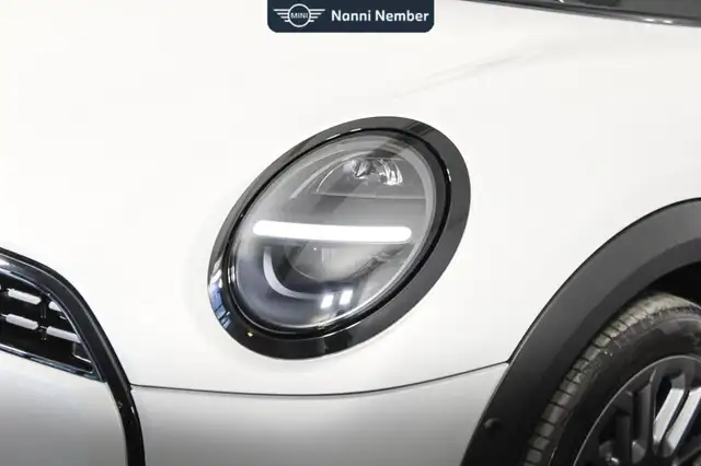 Mini Hatch view 5