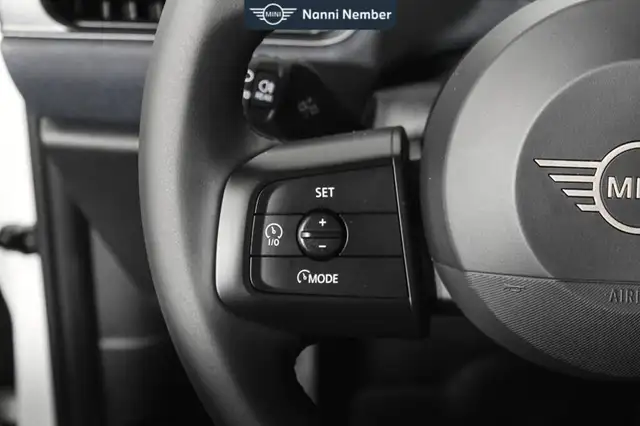 Mini Hatch view 15