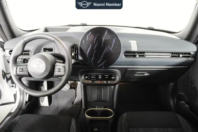 Mini Hatch view 9
