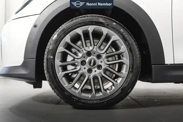 Mini Hatch view 7