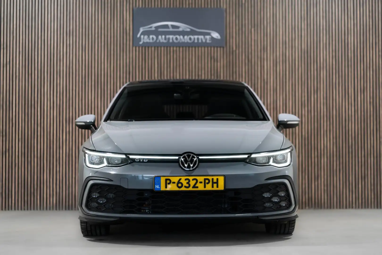 Volkswagen Golf GTD 2.0 TDI PANO IQ LIGHTS CAMERA 2020 Grijs - 2