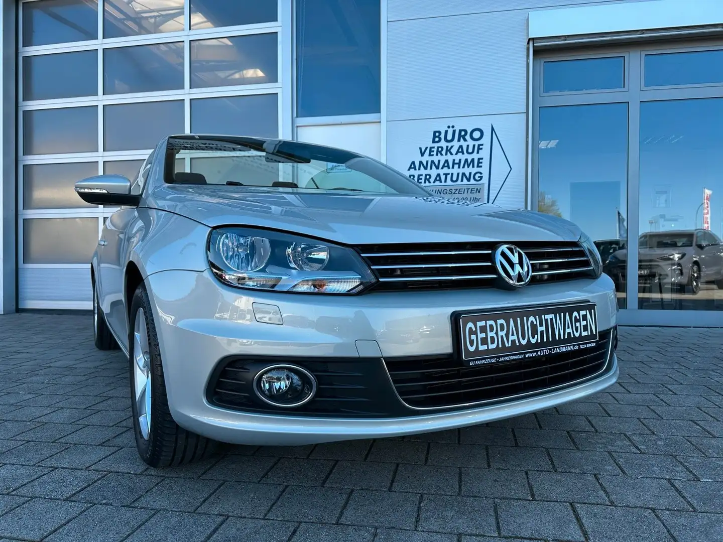 Volkswagen Eos 1.4 TSI SCHECKH. 8-FACH SHZ RCD510 PANO PDC Silber - 1