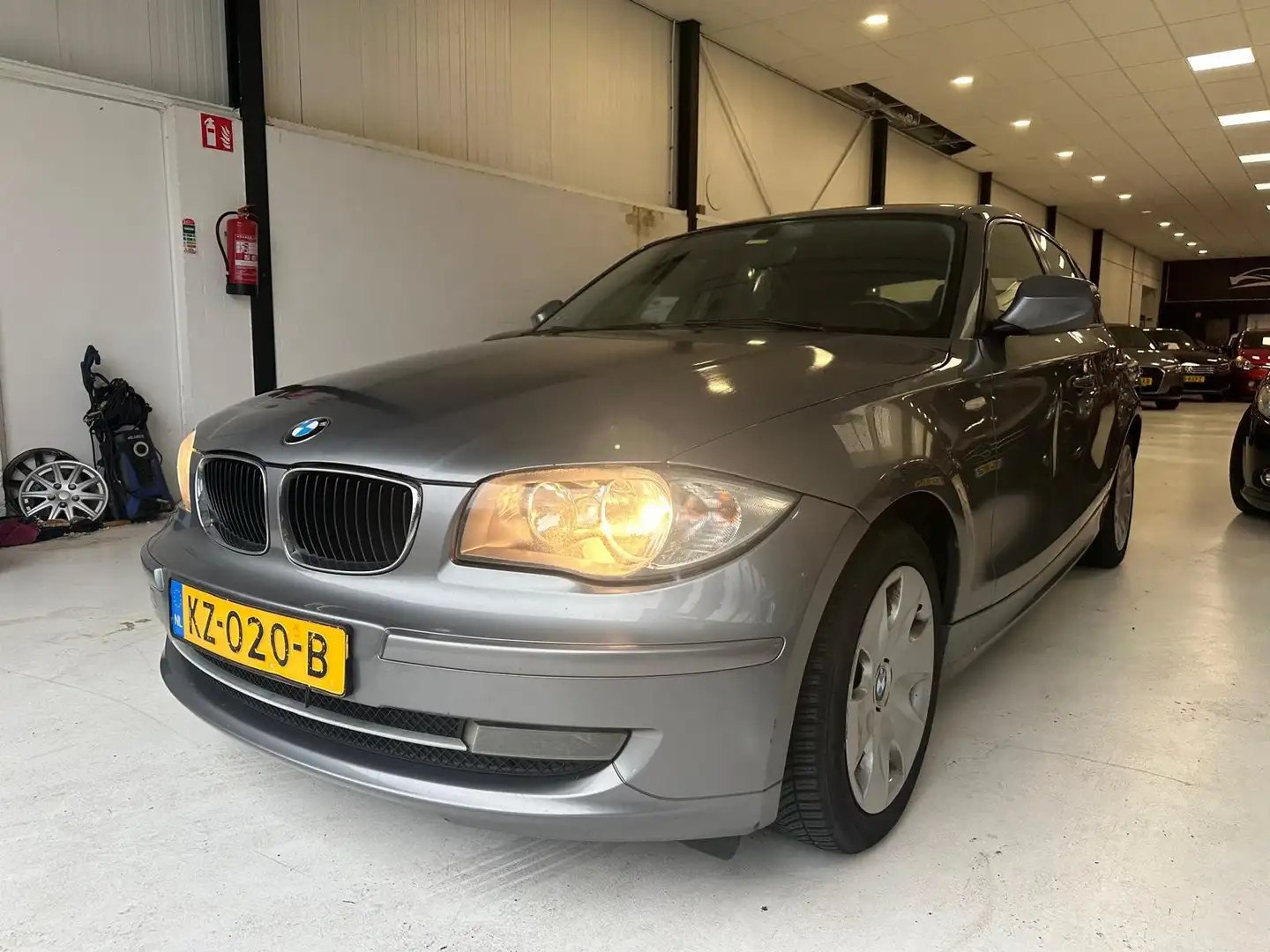 BMW 118 1-serie 118d 2é Eigenaar + Nieuwe APK bij levering Grau - 1