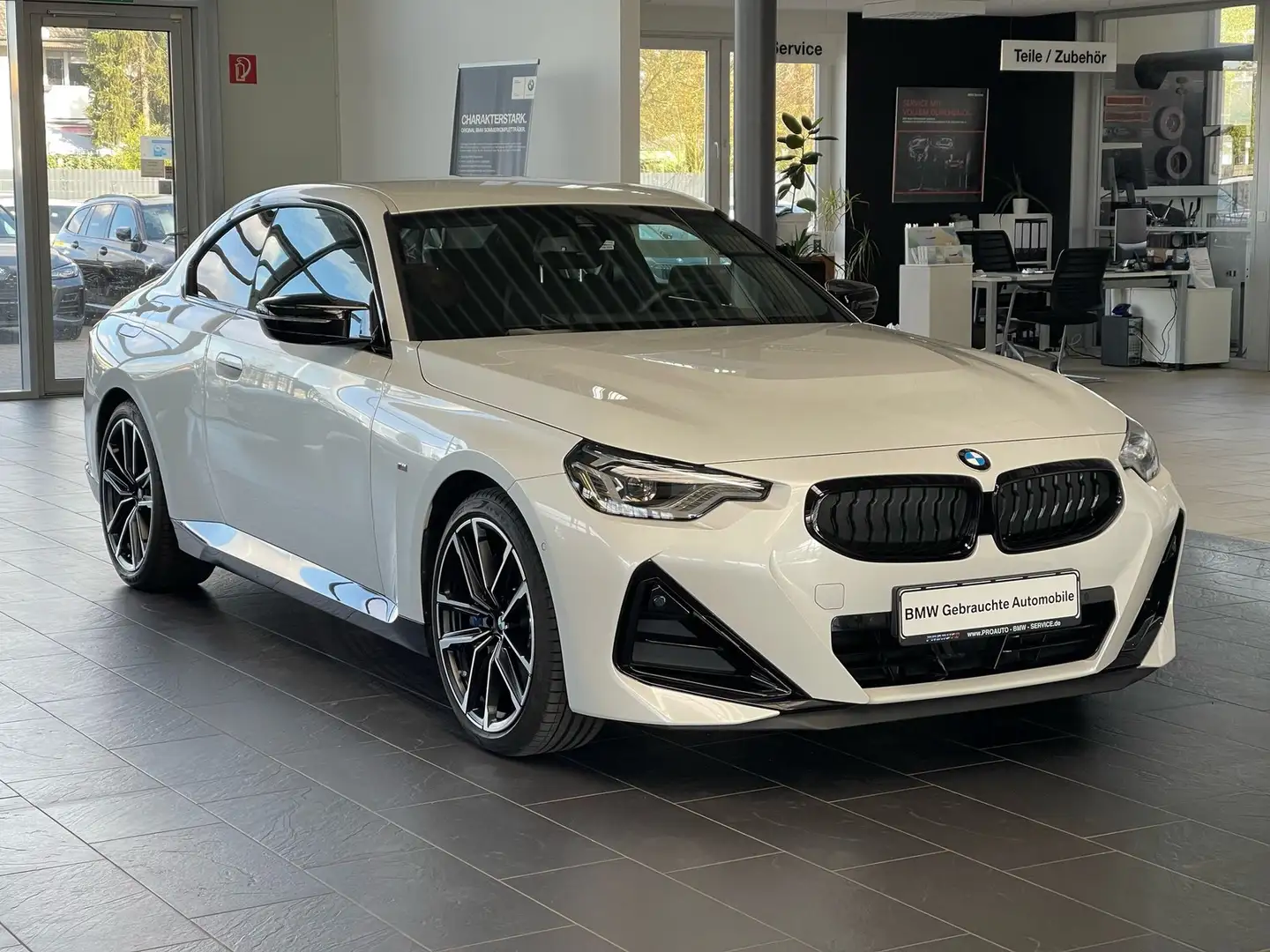 BMW M240i xDrive A-LED/RFK/HUD/LiveCoPro/KomfZG. Weiß - 2