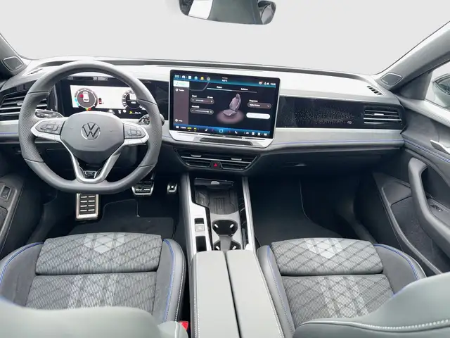 Volkswagen Passat view 10