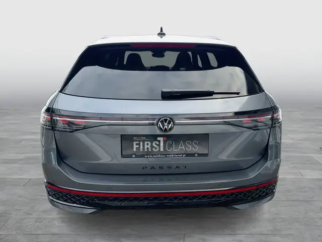 Volkswagen Passat view 5