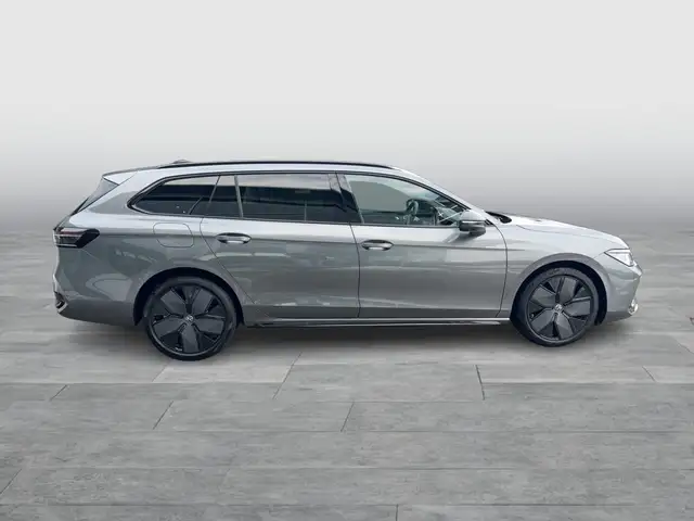 Volkswagen Passat view 6