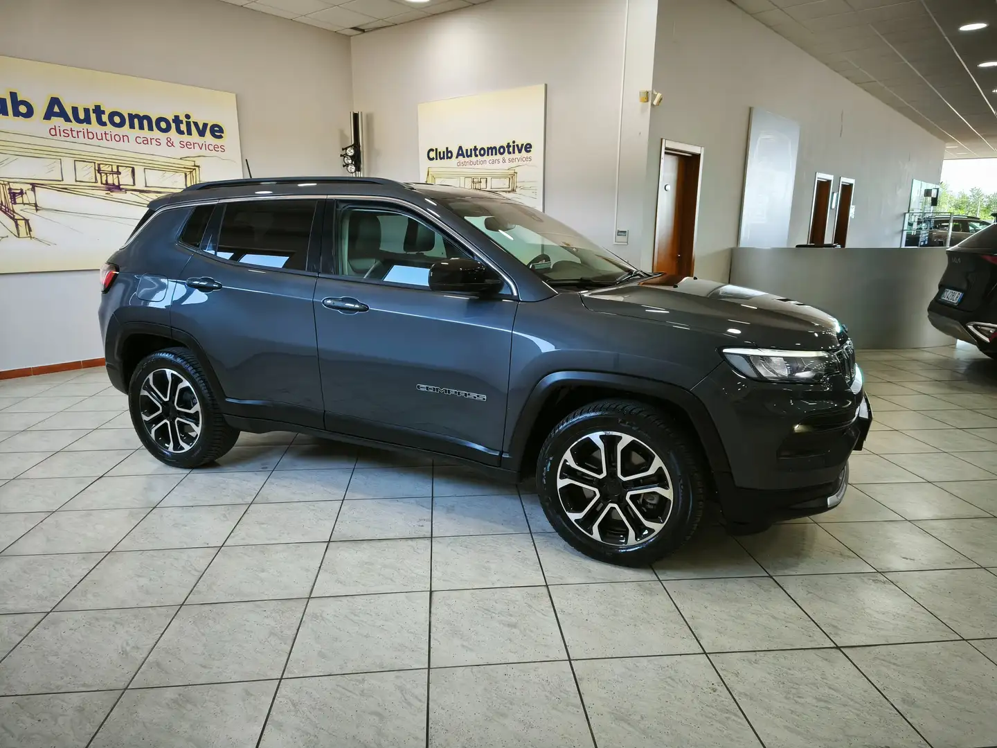 Jeep Compass Compass 1.3 turbo t4 phev Limited 4xe auto Grijs - 2