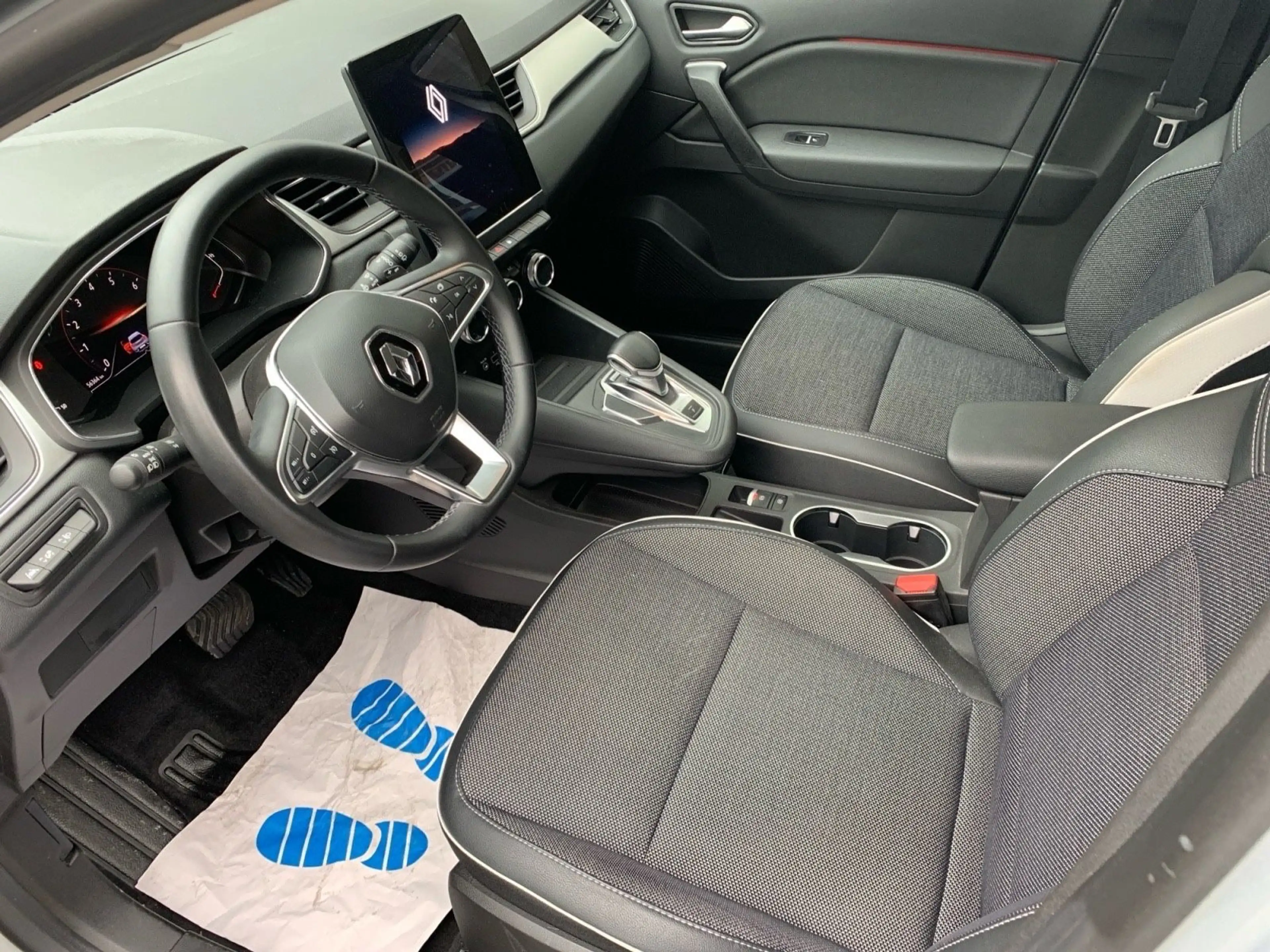 Renault Captur II Intens — photo 9