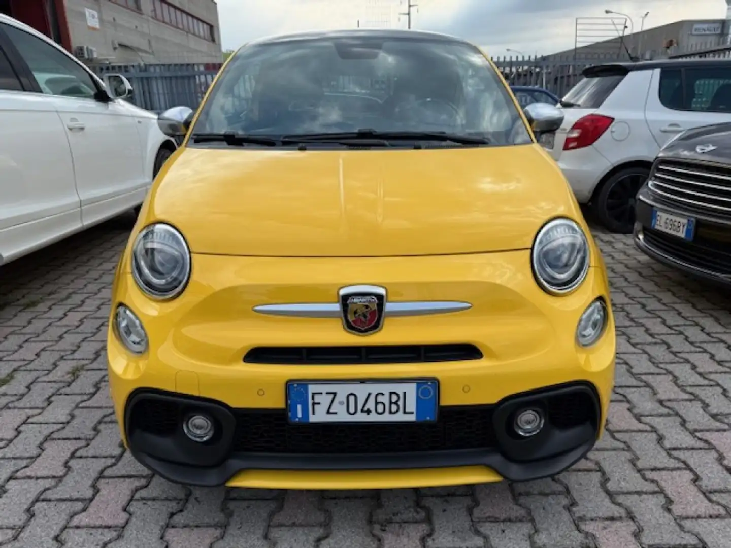 Abarth 595 1.4 Turbo T-Jet 165 CV Turismo Jaune - 2