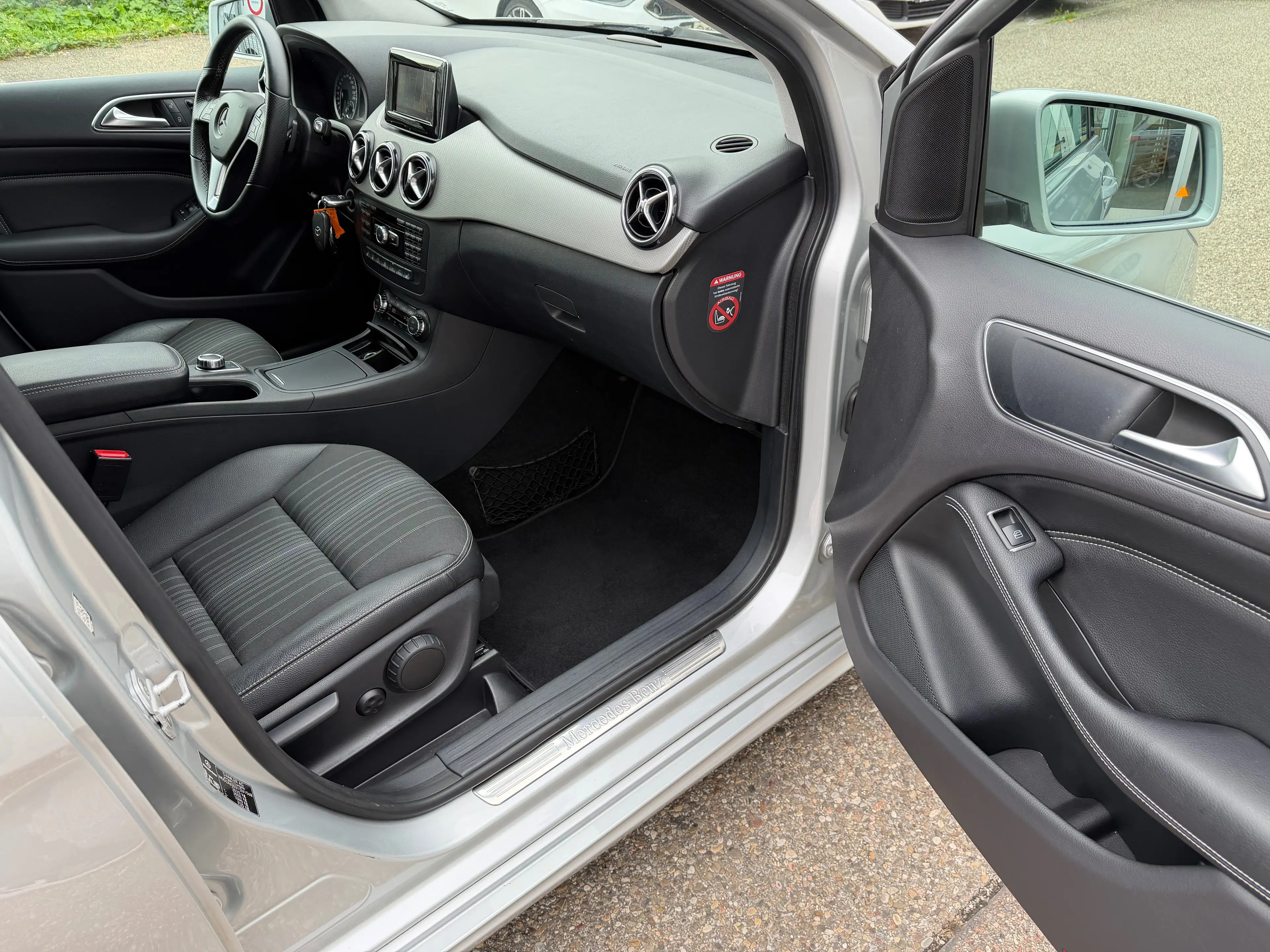 Mercedes-Benz B 220 CDI 7G-DCT *SPORTP./STANDH./NAVI/XENON/RFK/AHK* — photo 11