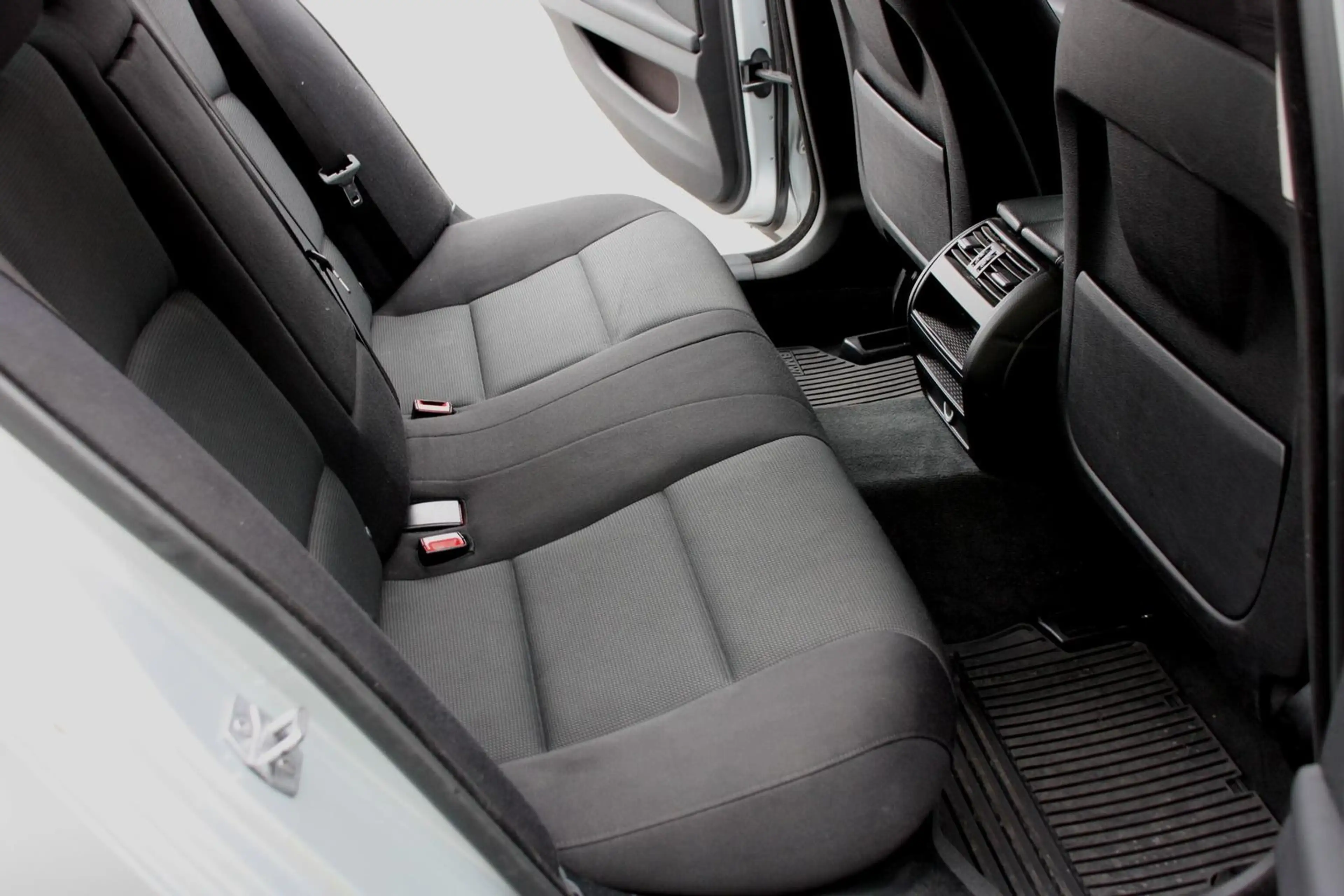 BMW 525 d Business 1. Hd MY Steptronic Navi PDC Sitzheizun — photo 12