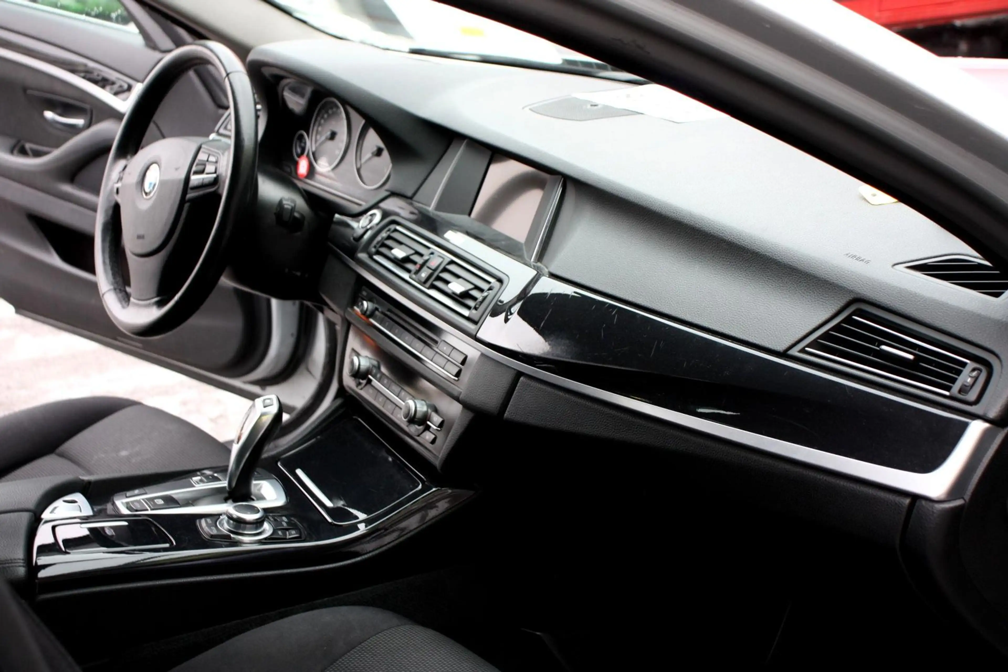 BMW 525 d Business 1. Hd MY Steptronic Navi PDC Sitzheizun — photo 10