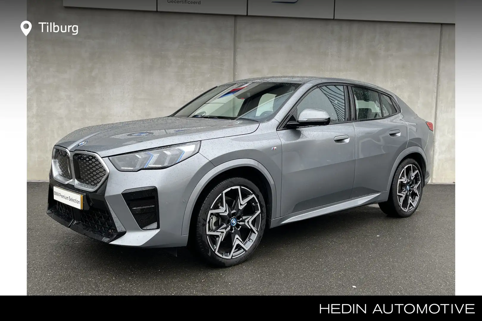 BMW iX2 xDrive30 67 kWh | BMW Head-Up Display | Driving As Gris - 1