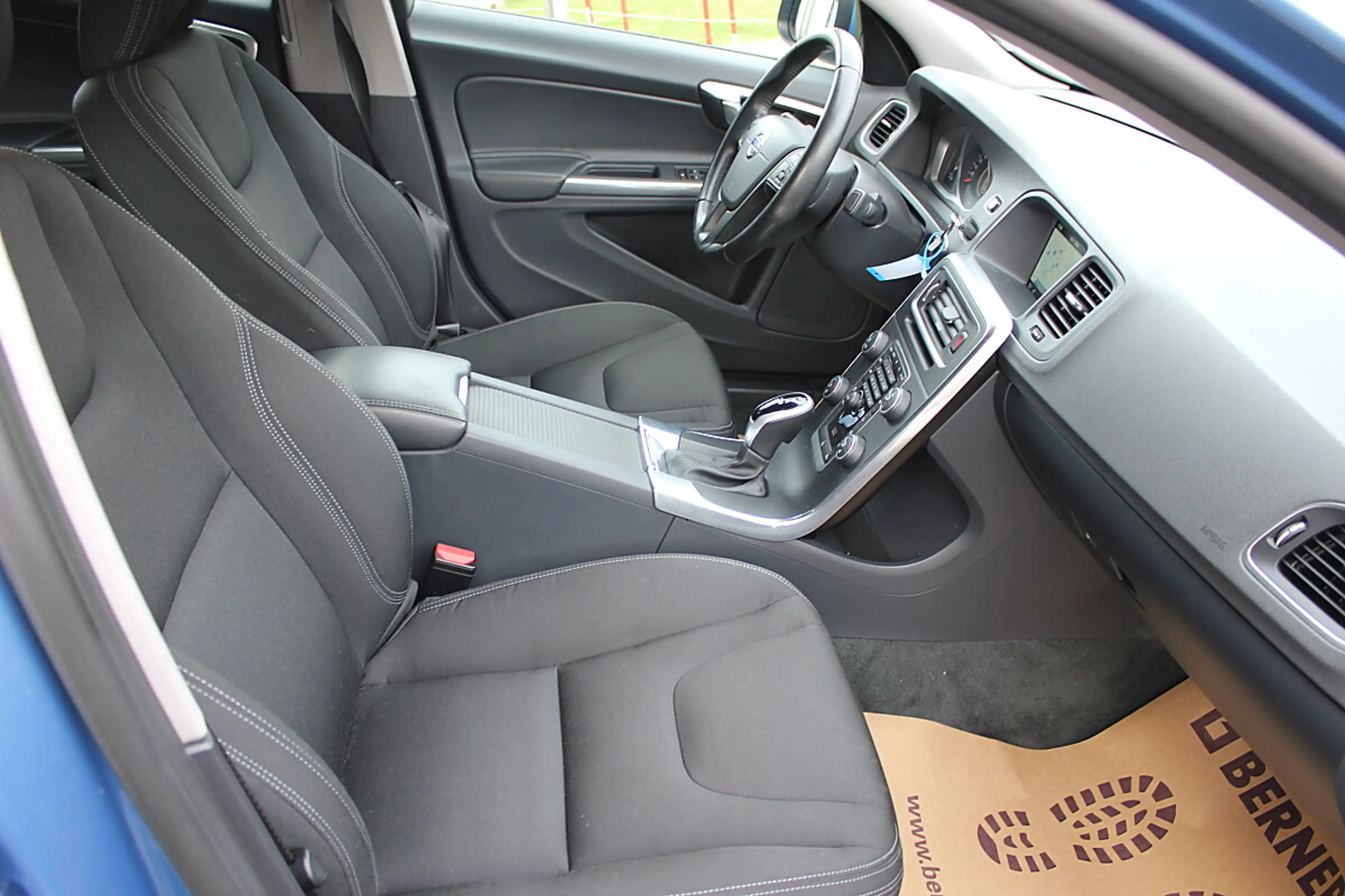 Volvo S60 S 60 D2 Kinetic/NAVI/SITZHZG.-/ALU/PDC/ — photo 9