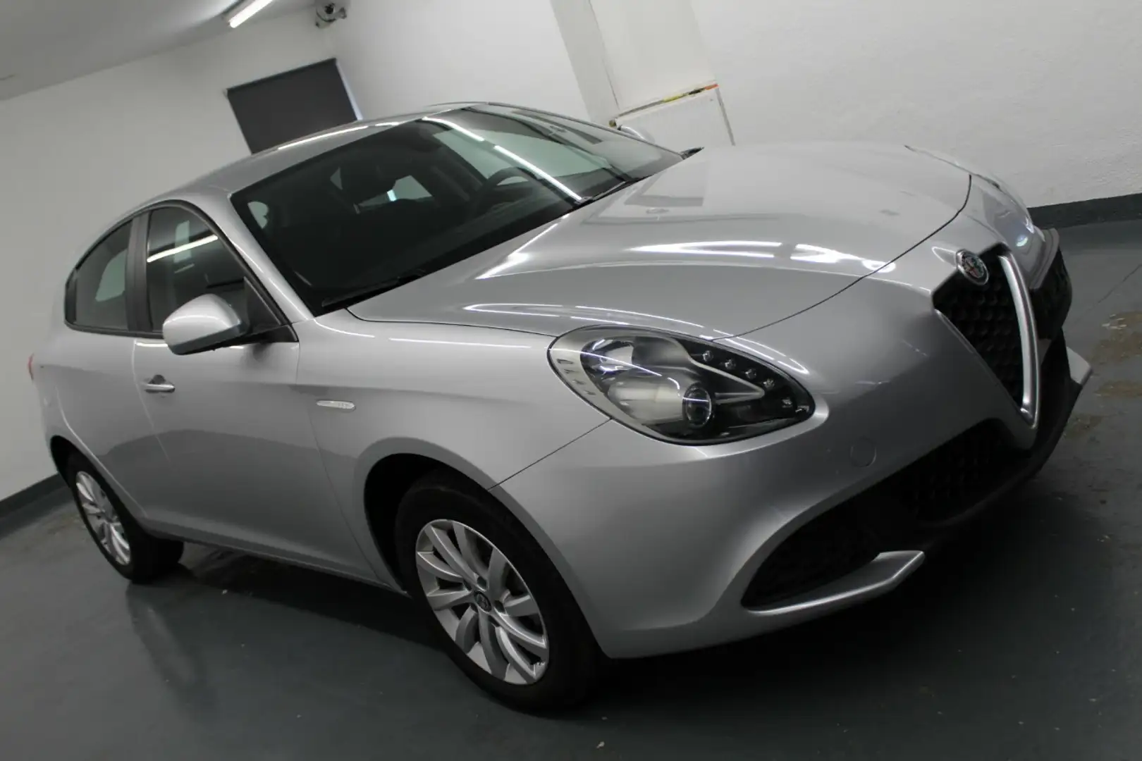 Alfa Romeo Giulietta 1.4 TB Navi+Klima! srebrna - 1