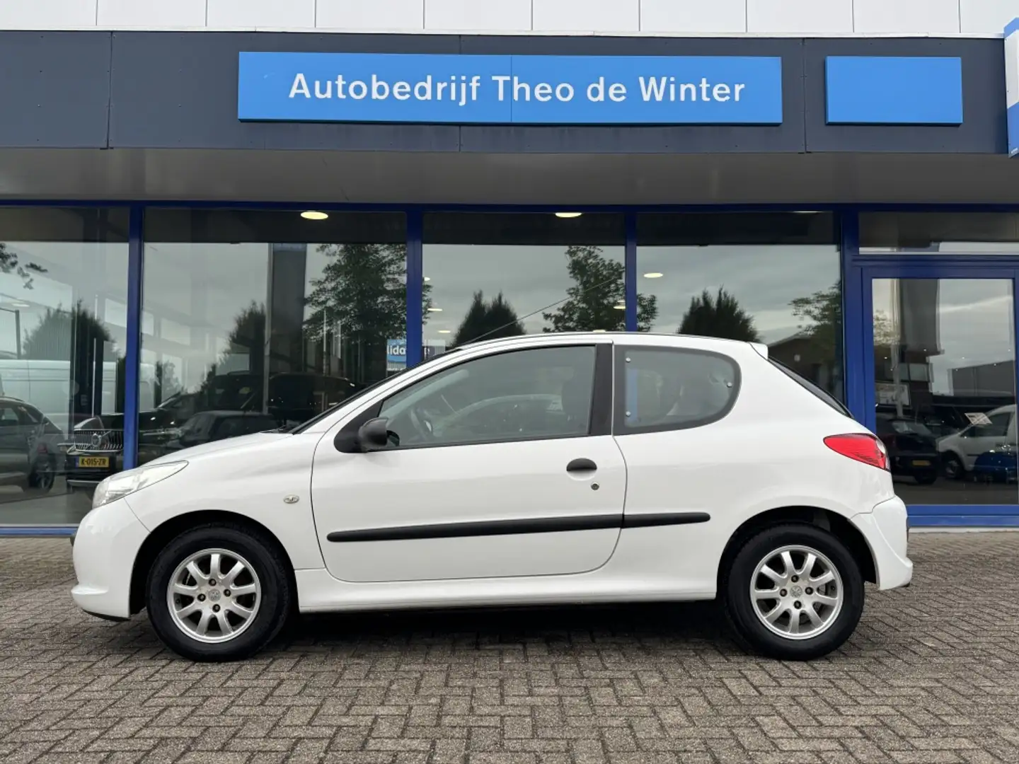 Peugeot 206 + 1.1 XR| Airco, LMV, Wit - 2