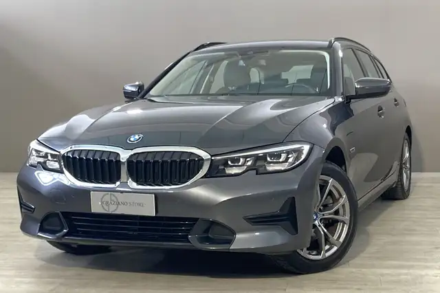 BMW 330 330e xDrive Touring Business Advantage PHEV