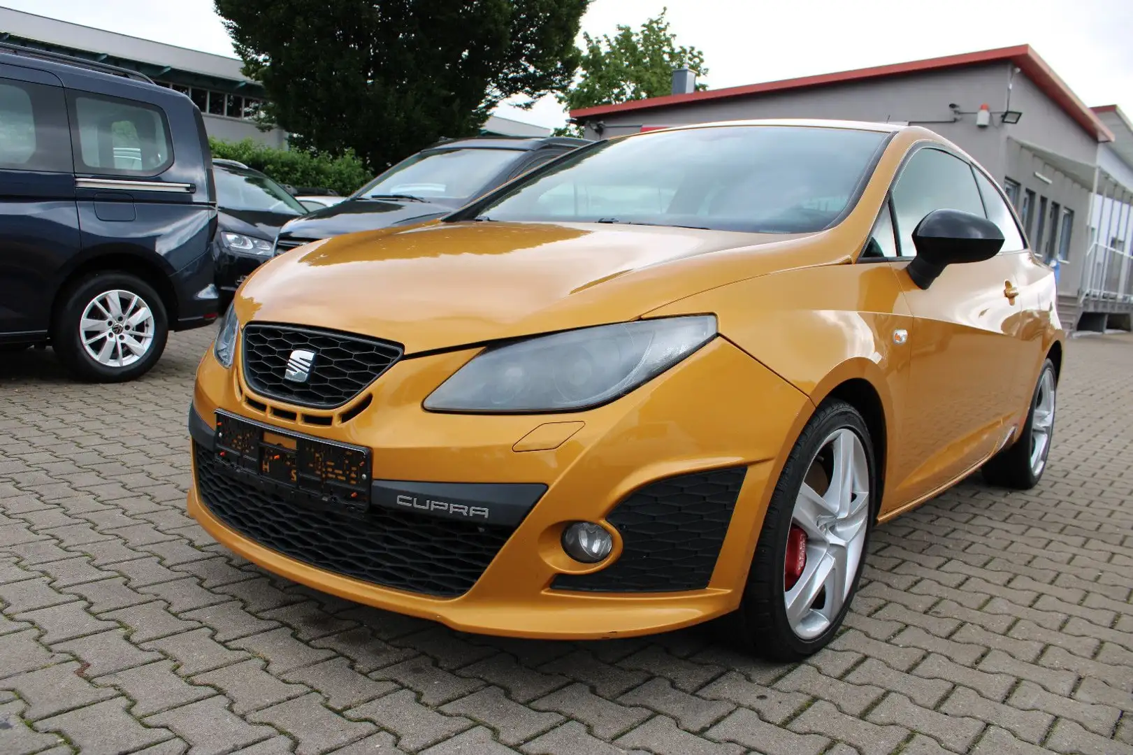 SEAT Ibiza SC 1.4 TSI DSG Cupra Braun - 1