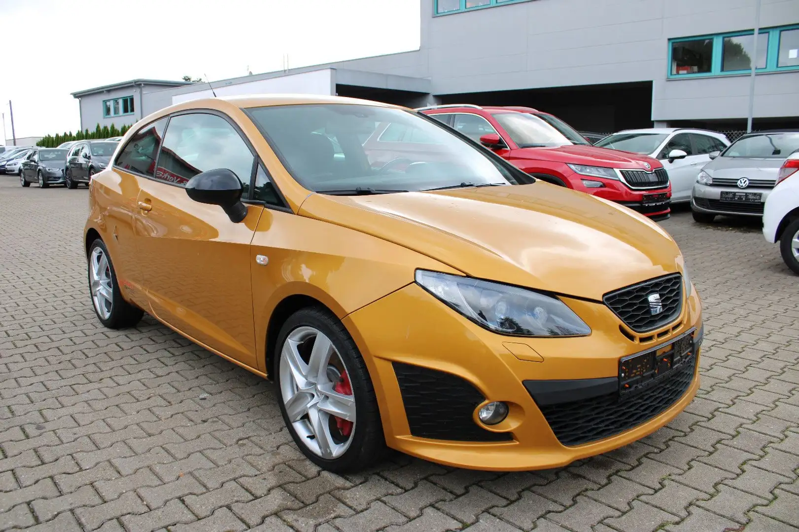 SEAT Ibiza SC 1.4 TSI DSG Cupra Braun - 2