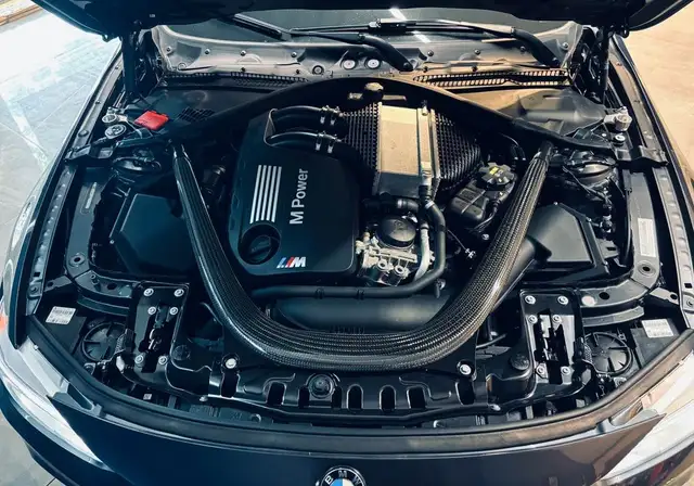 BMW M4 view 10