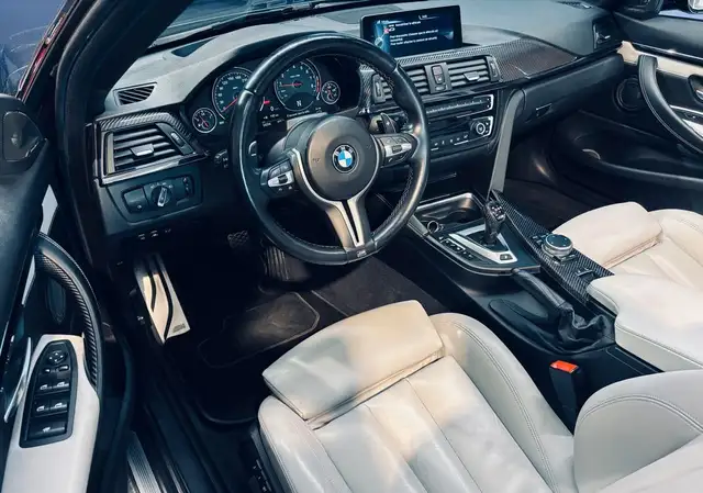 BMW M4 view 4