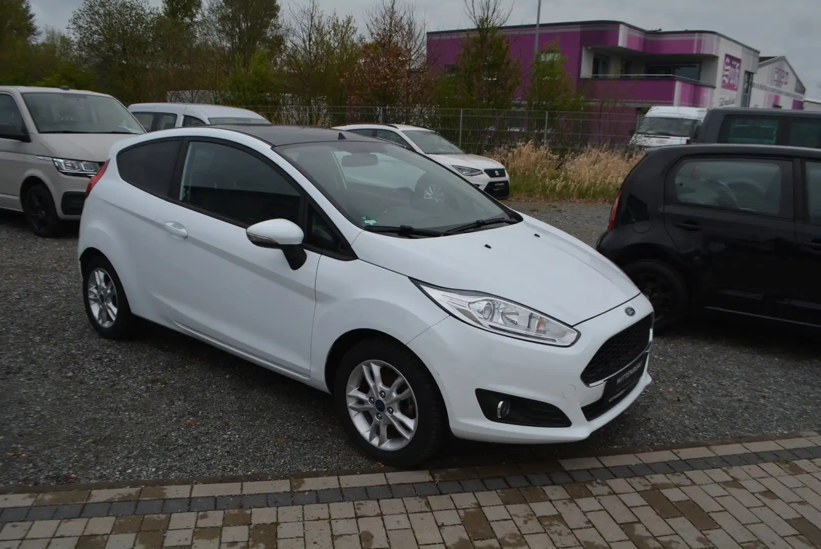 Ford Fiesta Celebration Blanco - 1