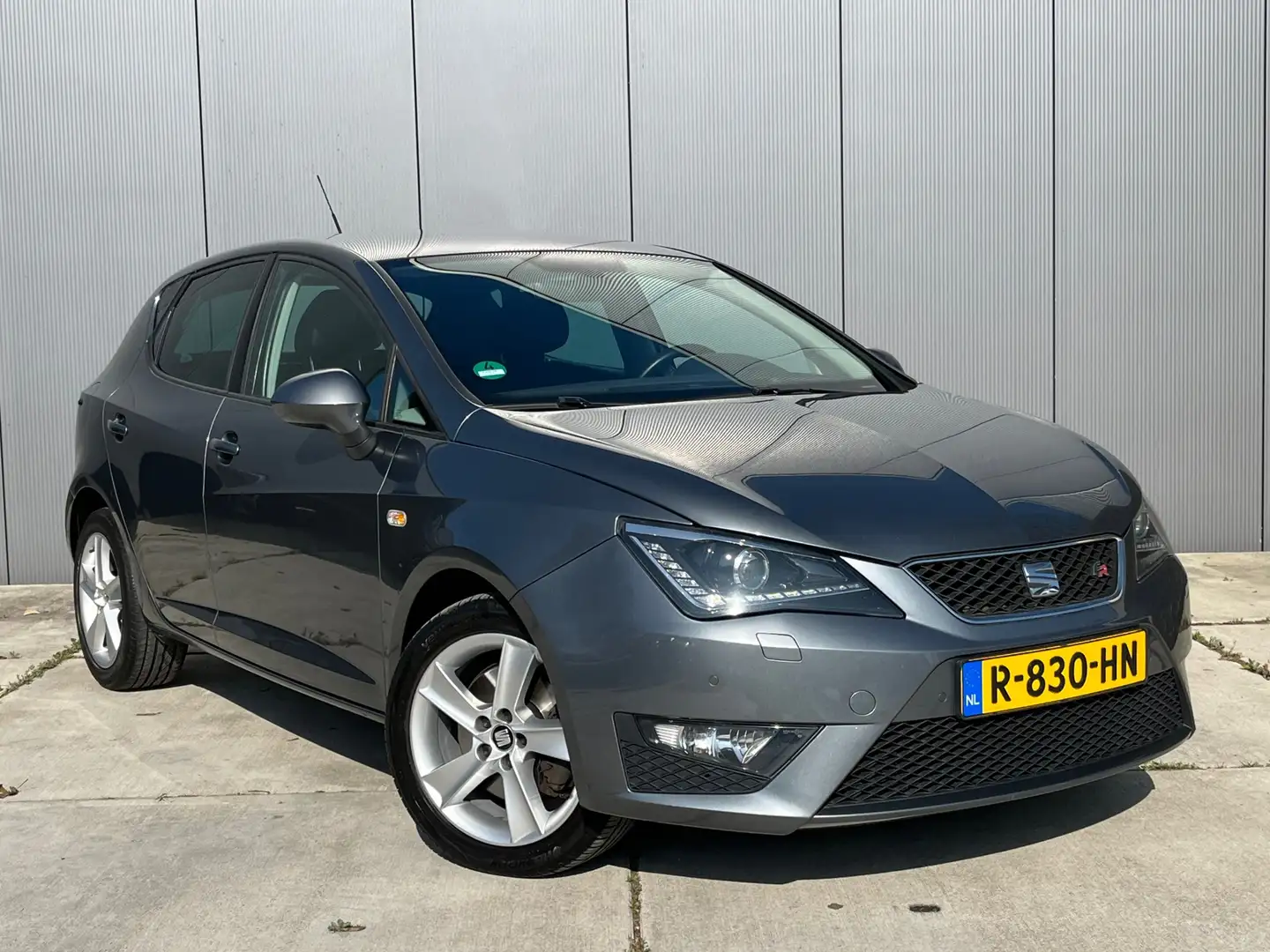 SEAT Ibiza 1.0 EcoTSI FR Connect / LED / Navigatie / Cruise c Grigio - 2
