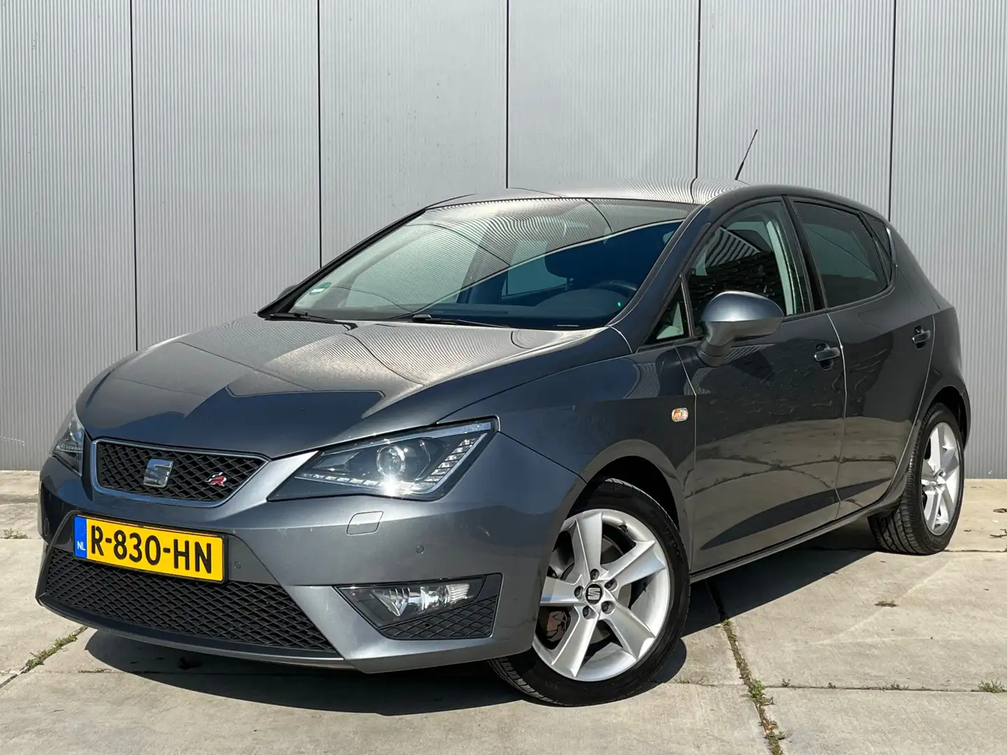 SEAT Ibiza 1.0 EcoTSI FR Connect / LED / Navigatie / Cruise c Grigio - 1