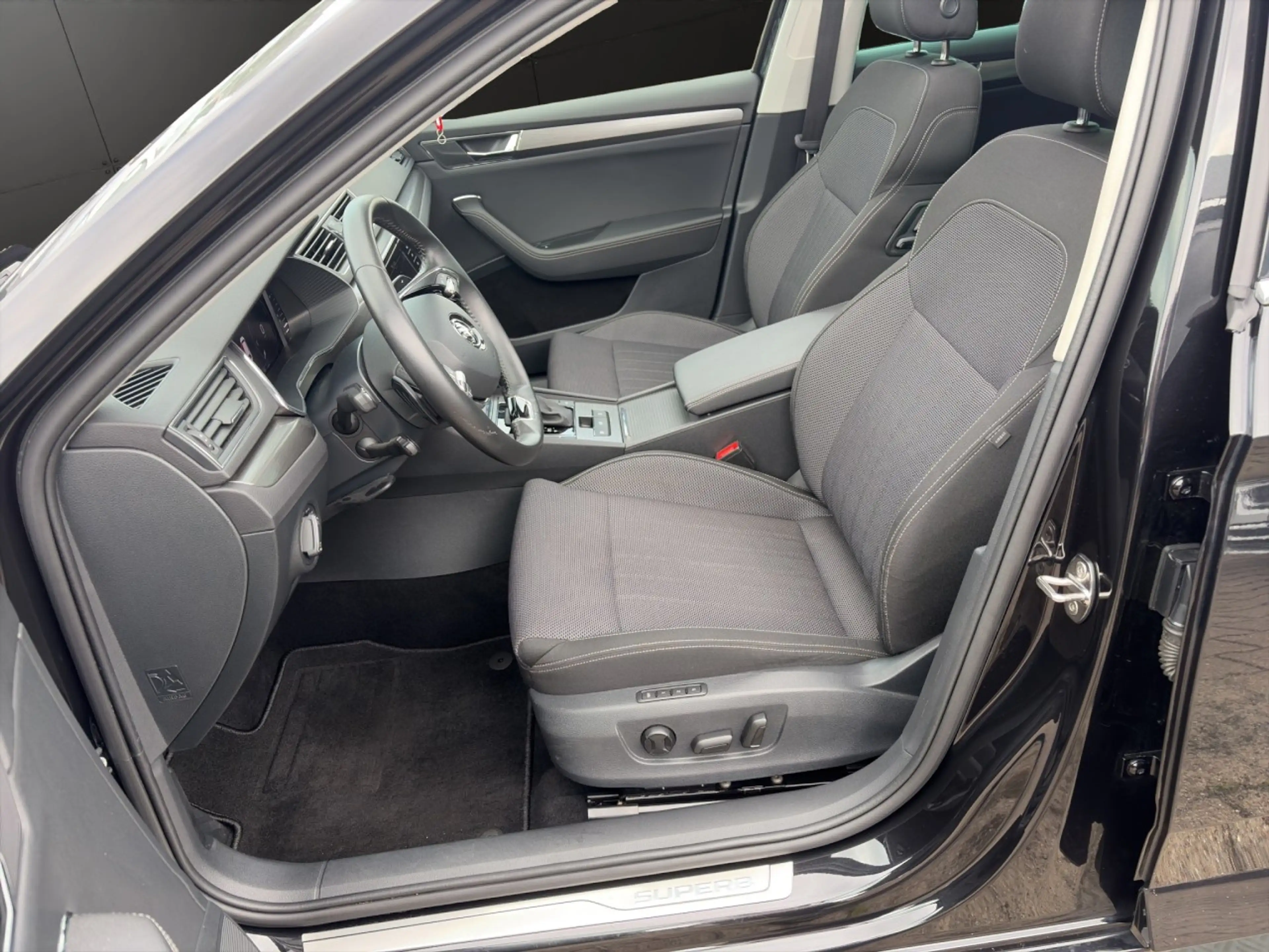 Skoda Superb C. 2.0 TSI DSG Style ACC*PANO*KAMERA Klima Navi — photo 11