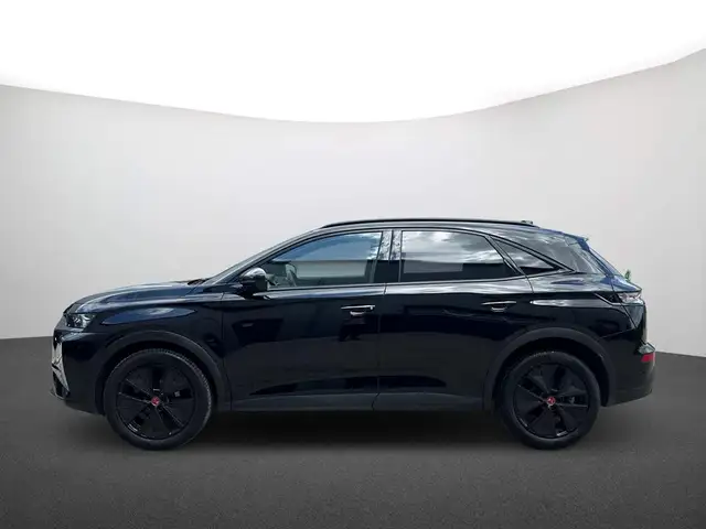 DS Automobiles DS 7 view 4