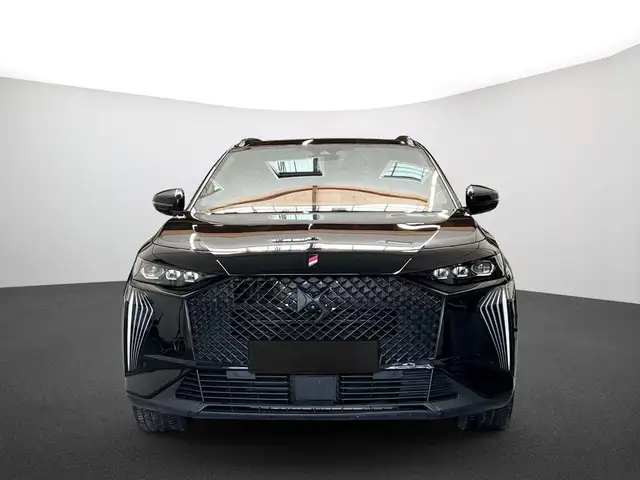 DS Automobiles DS 7 view 2