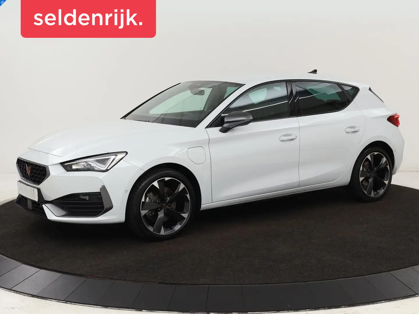 CUPRA Leon 1.4 e-Hybrid | Stoel & stuurverwarming | Carplay | Wit - 1