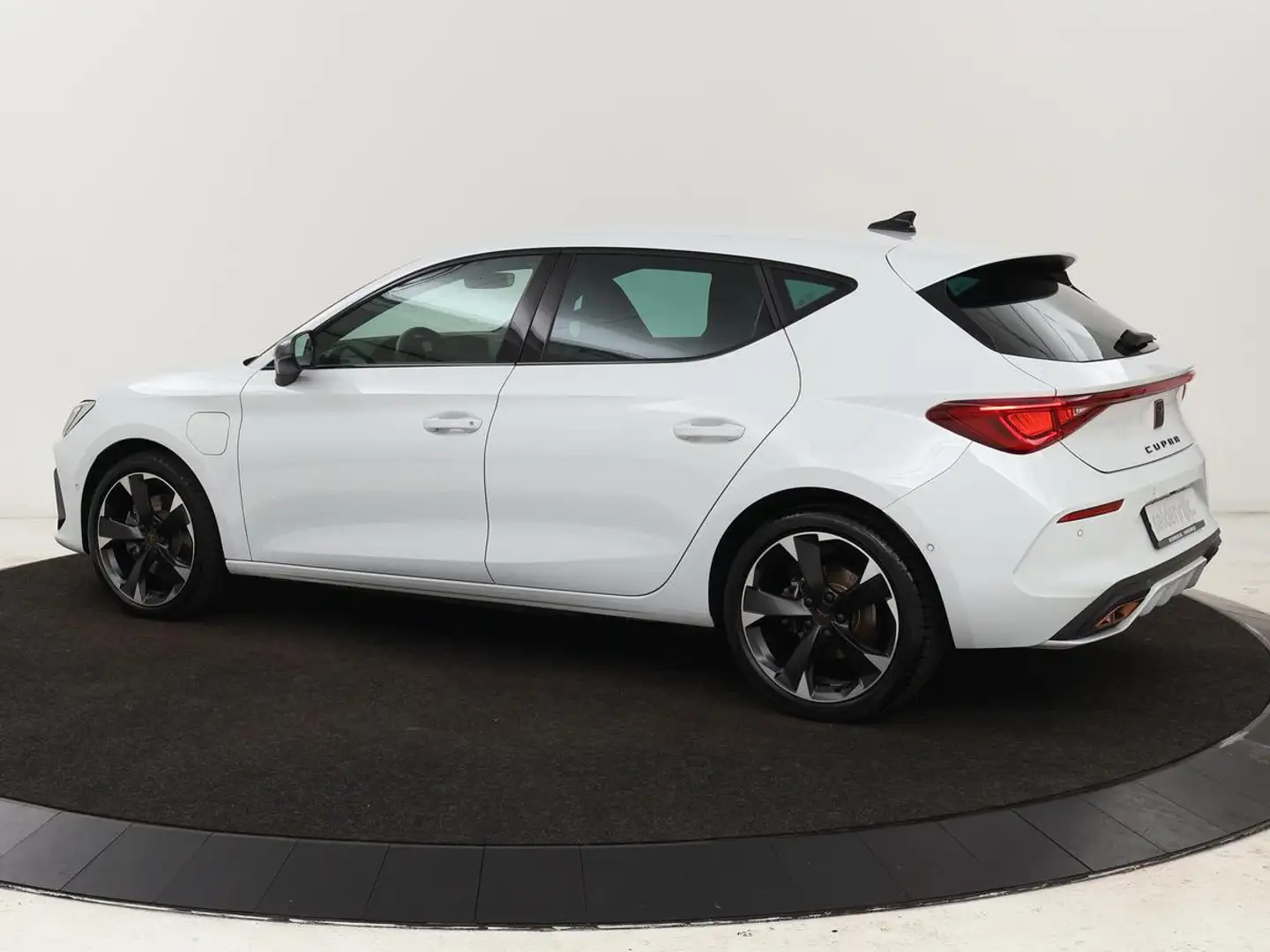 CUPRA Leon 1.4 e-Hybrid | Stoel & stuurverwarming | Carplay | Wit - 2