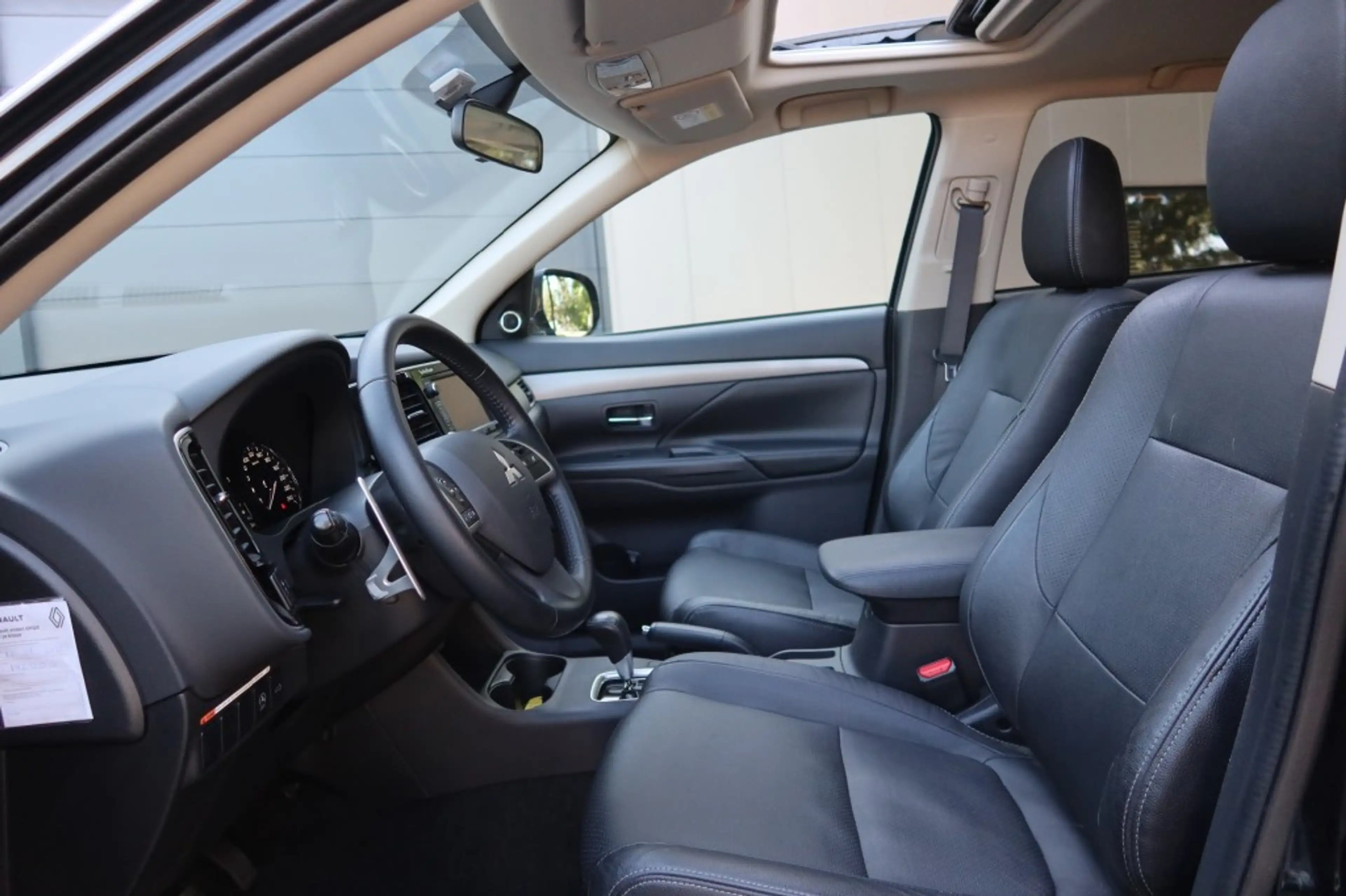 Mitsubishi Outlander 2.0 Instyle AUTOMAAT 7 Personen Clima, NAVI, Camer — photo 5