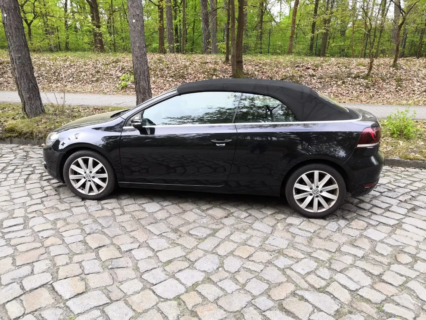 Volkswagen Golf Cabriolet Golf Cabrio 1.2 TSI BlueMotion Technology Schwarz - 1