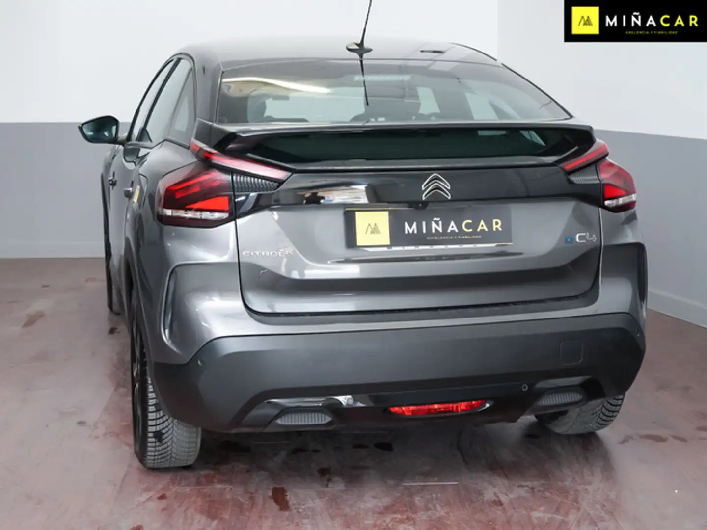 Citroen C4 X Eléctrico Feel Pack 100kW Gris - 2