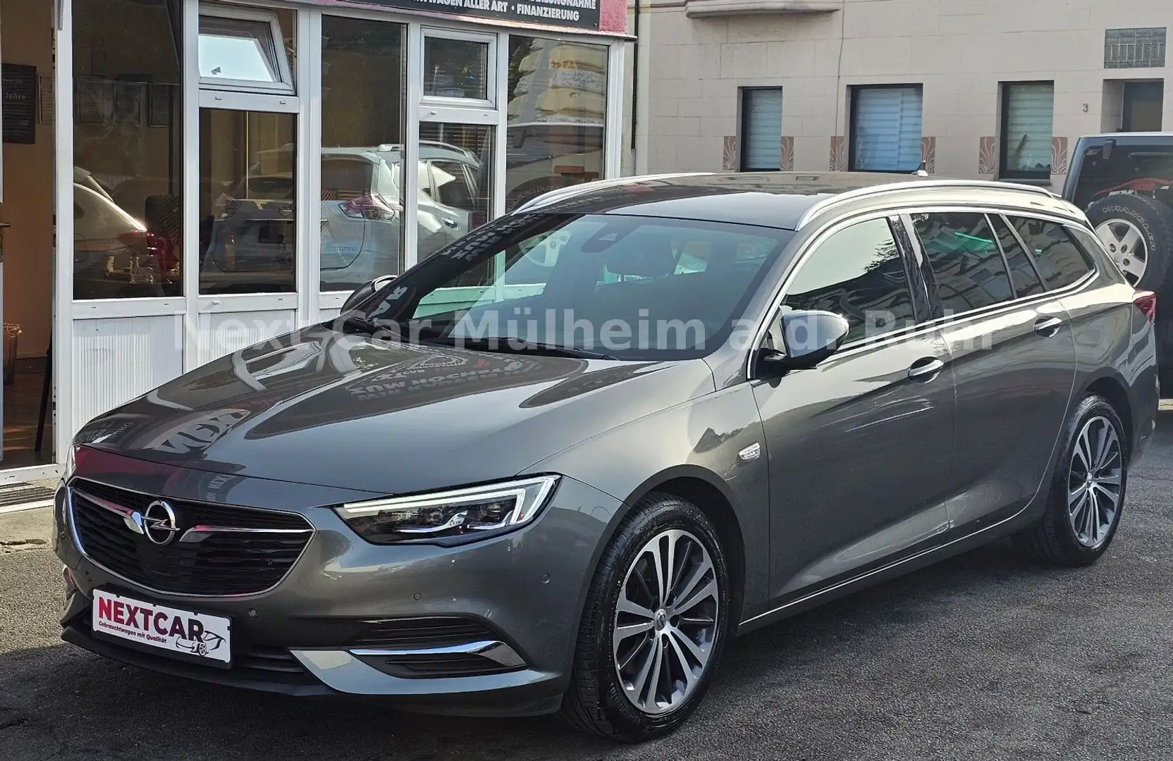 Opel Insignia B Sports Tourer Innovation 4x4*2.0 CDTI Grau - 2